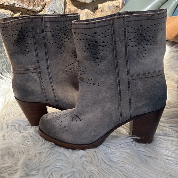 Prada theCar Shoe Women's mid-calf ankle boots in anthracite suede Size US 6.5-7 - Picture 2 of 11